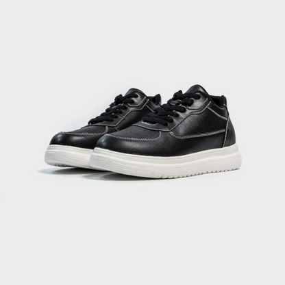 Striks Nova Sneaker