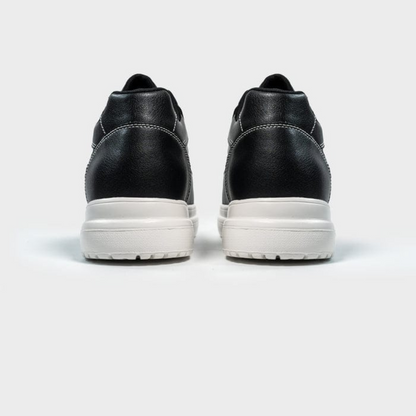 Striks Nova Sneaker