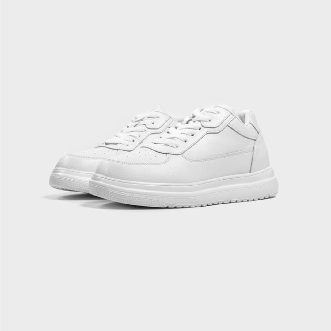 Striks Pulse Sneaker