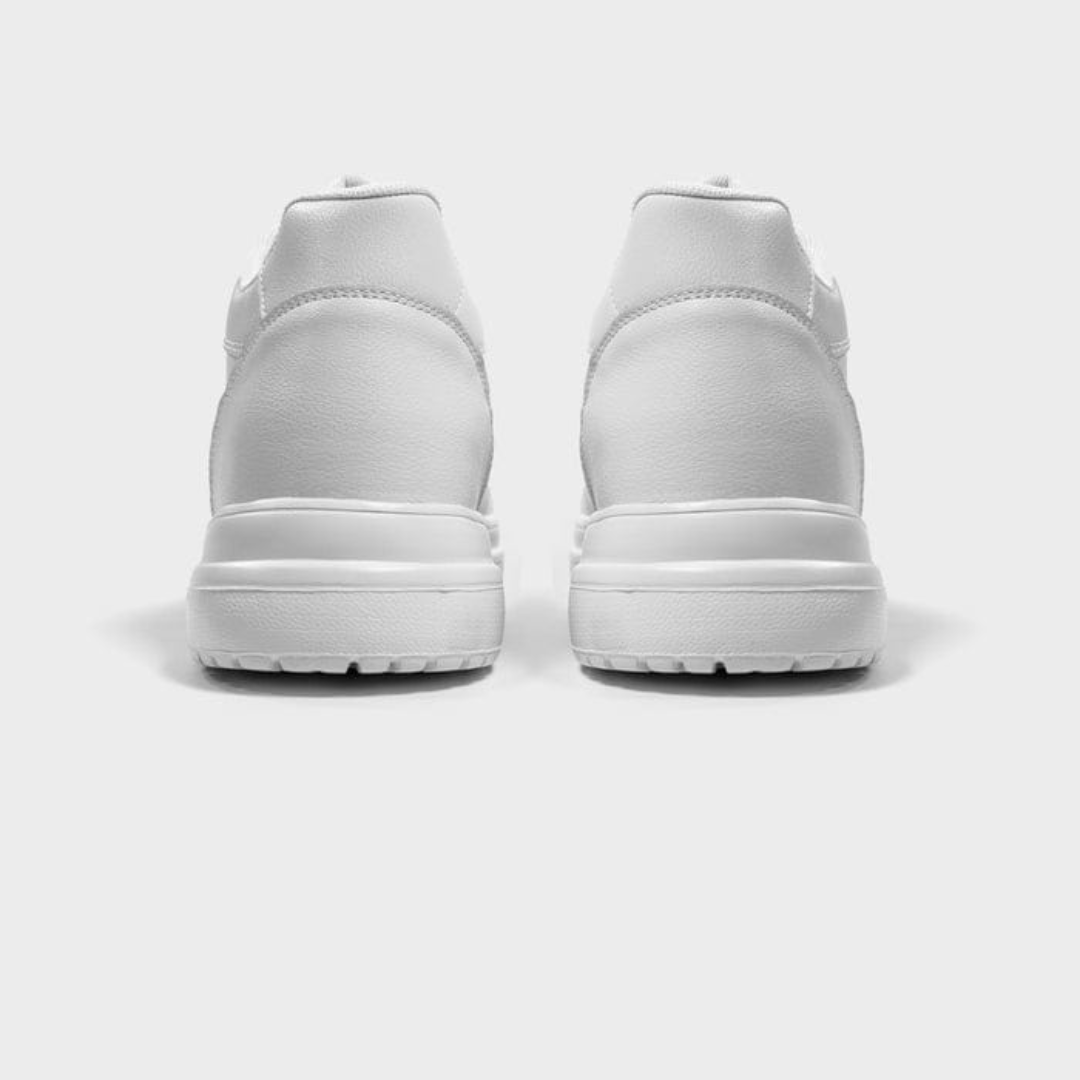 Striks Pulse Sneaker
