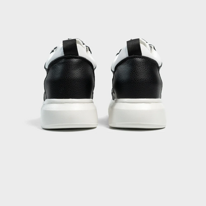 Striks Speed Sneaker
