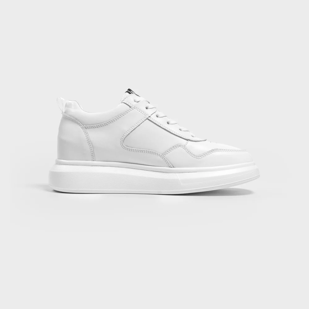 Striks Apex Sneaker
