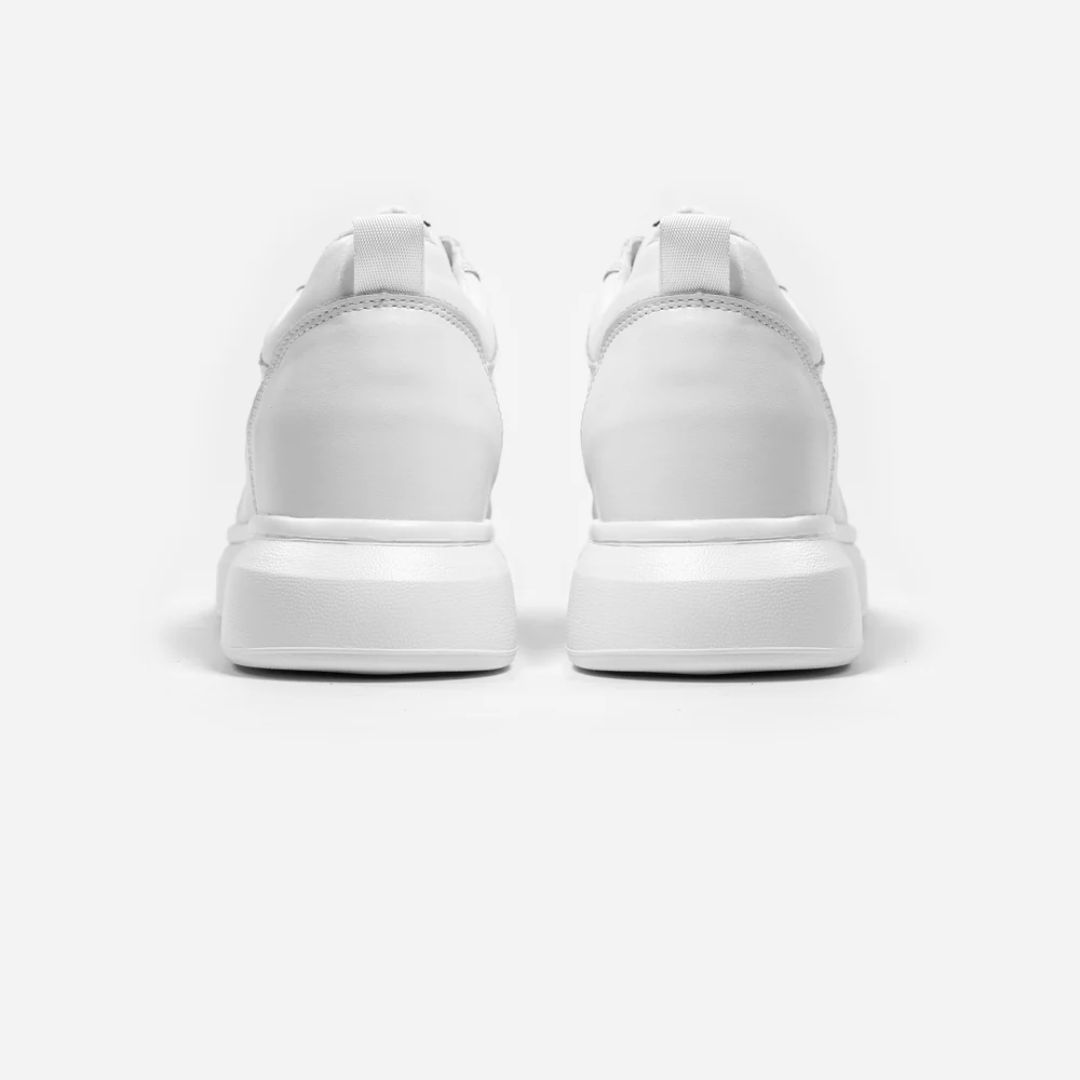 Striks Apex Sneaker