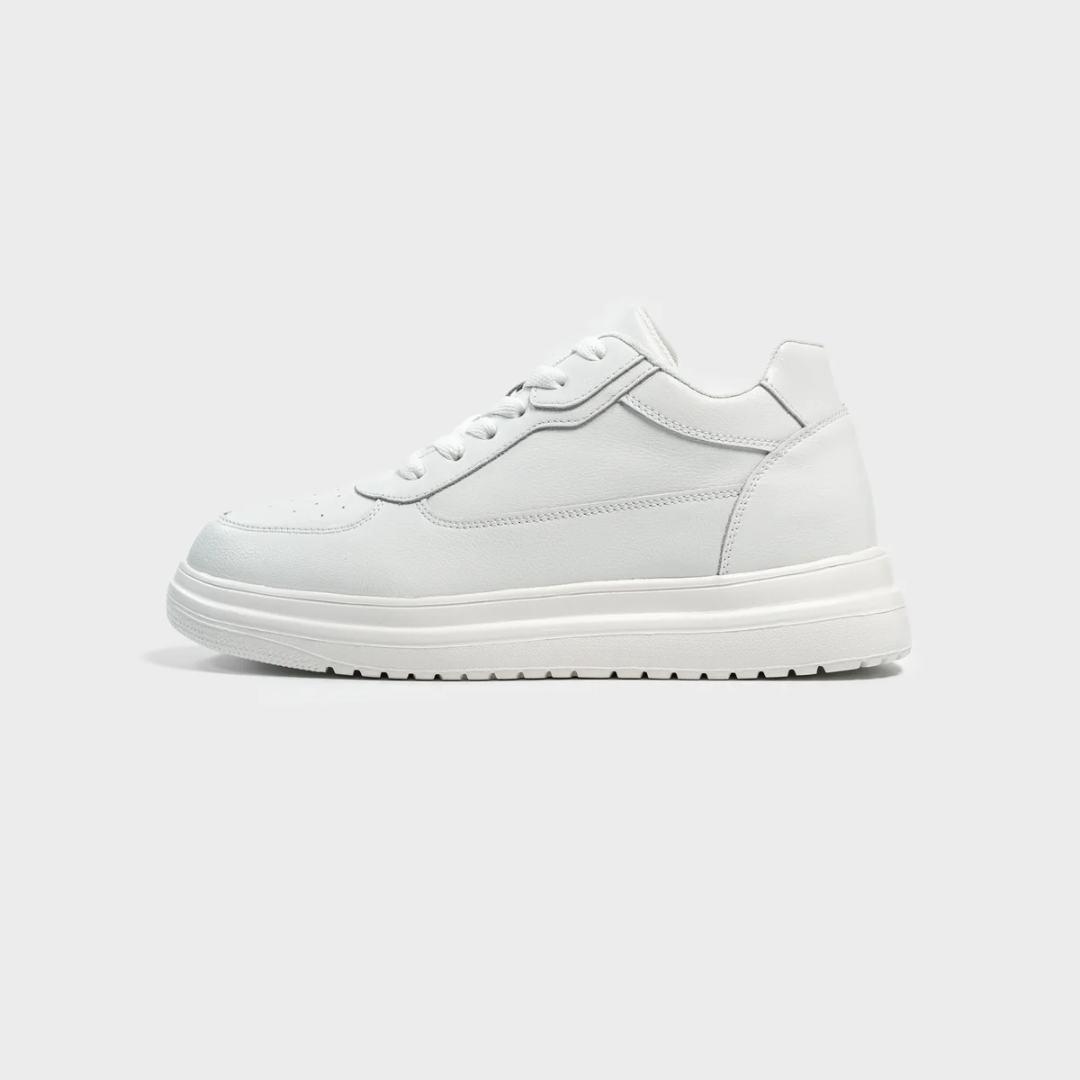 Striks Pulse Sneaker