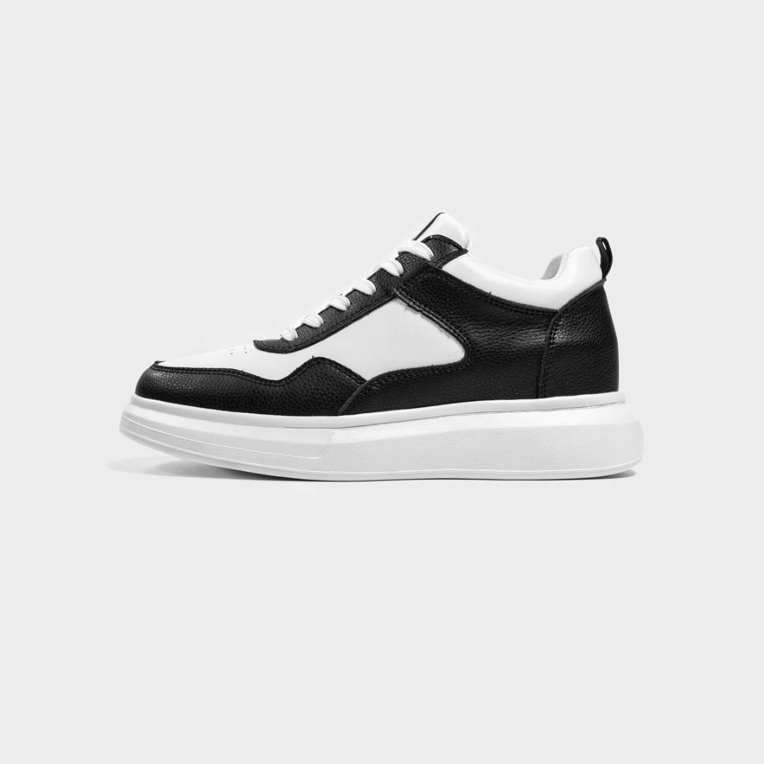 Striks Speed Sneaker